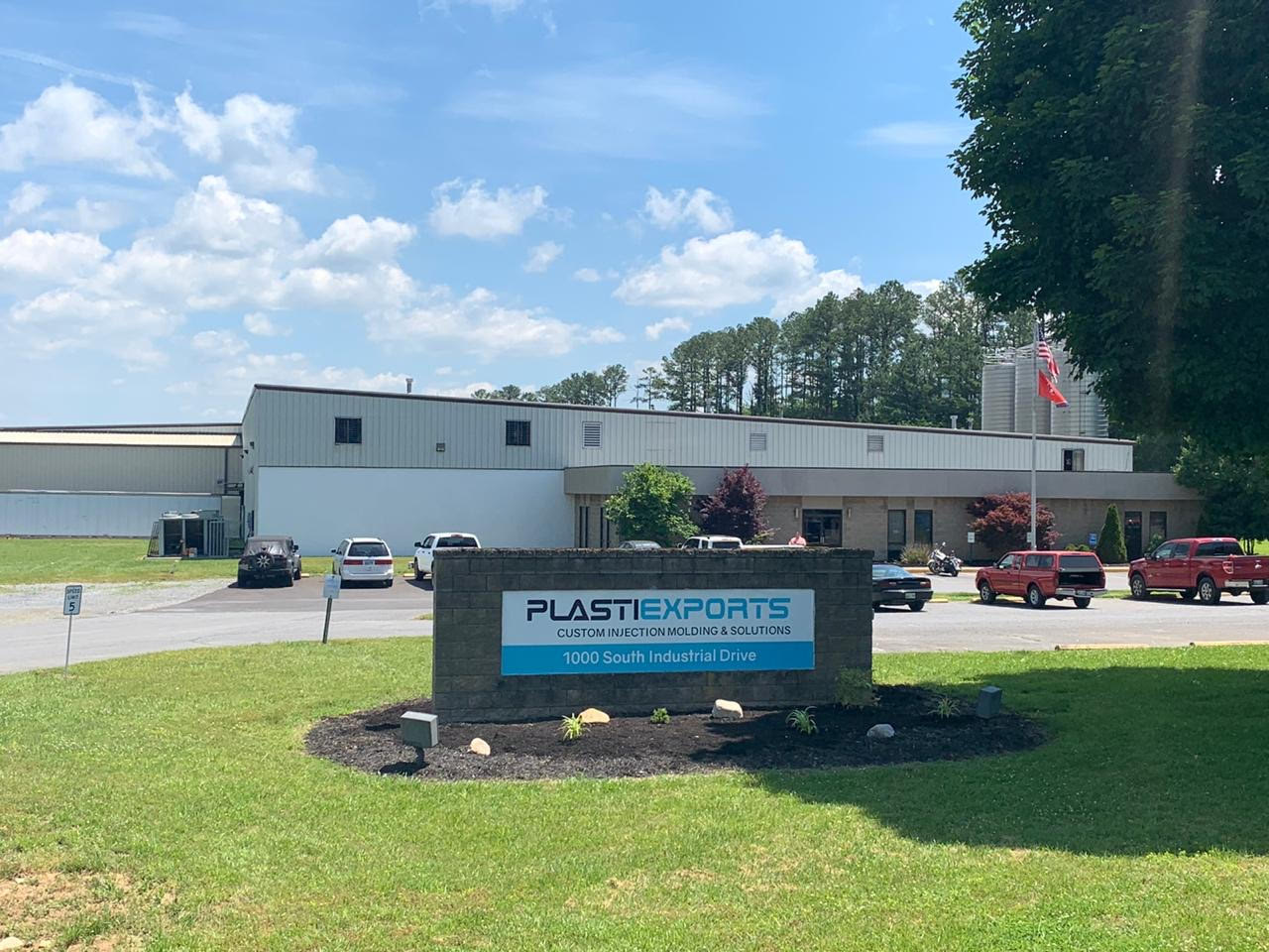 Mexico's PlastiExports buys Tennessee injection molding plant as it